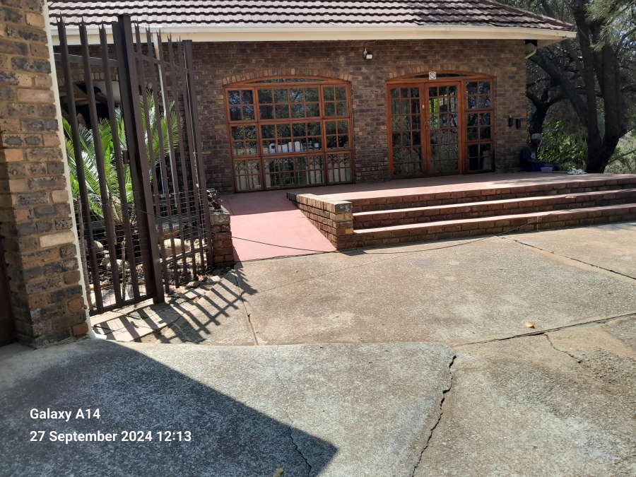 4 Bedroom Property for Sale in Waterval S H North West